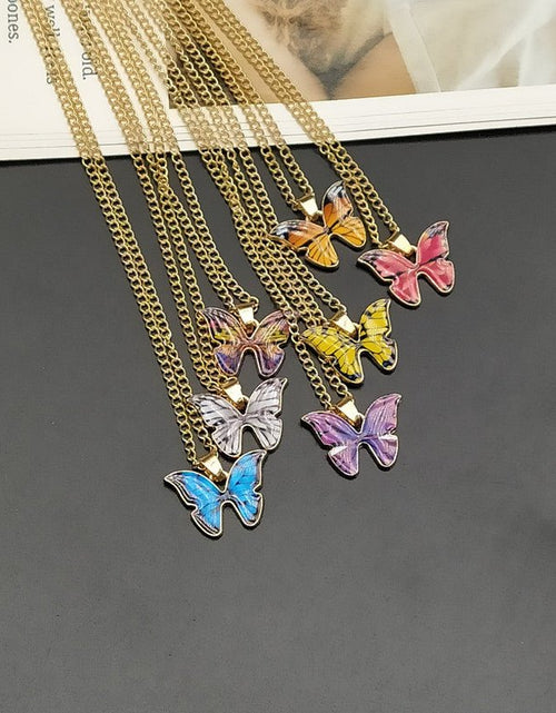 Cargue la imagen en el visor de la galería, Butterfly Pendant Necklace - KB General Store
