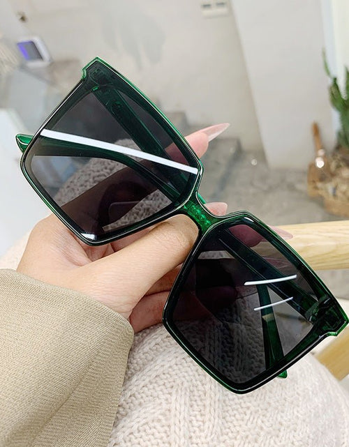 Cargue la imagen en el visor de la galería, Designer Square Sunglasses - KB General Store
